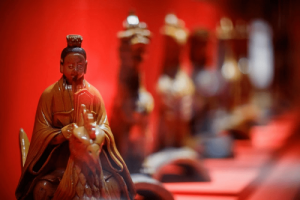 開(kāi)店請(qǐng)財(cái)神爺供到哪個(gè)方向好，供奉財(cái)神需要注意什么